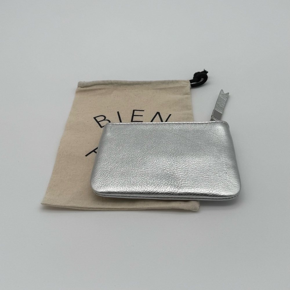 Madewell The Small Travel Zip Pouch Leather in Silver Metallic